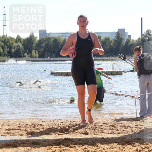 07.09.2025 - 19. Norderstedt Triathlon Luisa Fischer http://msf.ph/oto/8763219 07.09.2025 14:58:06 Schwimmen 949 meine-sportfotos.de