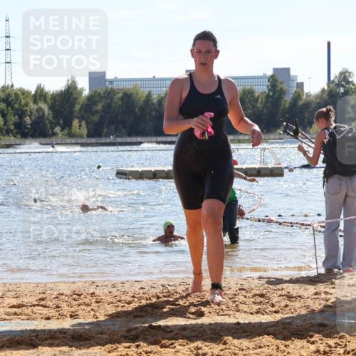 07.09.2025 - 19. Norderstedt Triathlon Luisa Fischer http://msf.ph/oto/8763223 07.09.2025 14:58:06 Schwimmen 949 meine-sportfotos.de