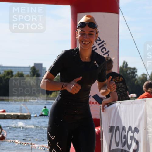 07.09.2025 - 19. Norderstedt Triathlon Luisa Fischer http://msf.ph/oto/8763231 07.09.2025 12:13:44 Schwimmen 277, 718 meine-sportfotos.de