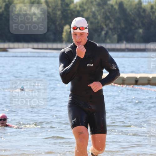 07.09.2025 - 19. Norderstedt Triathlon Luisa Fischer http://msf.ph/oto/8763238 07.09.2025 12:13:48 Schwimmen 277, 718 meine-sportfotos.de