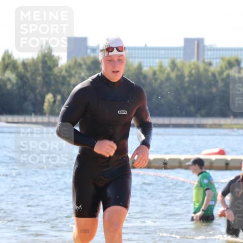 07.09.2025 - 19. Norderstedt Triathlon Luisa Fischer http://msf.ph/oto/8763256 07.09.2025 12:13:49 Schwimmen 277, 718 meine-sportfotos.de