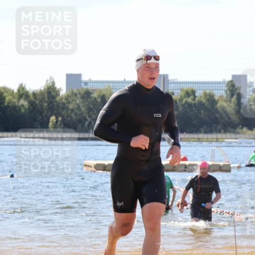 07.09.2025 - 19. Norderstedt Triathlon Luisa Fischer http://msf.ph/oto/8763273 07.09.2025 12:13:50 Schwimmen 277, 718 meine-sportfotos.de