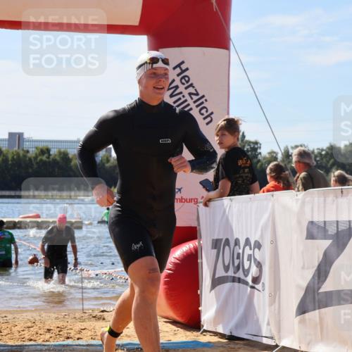 07.09.2025 - 19. Norderstedt Triathlon Luisa Fischer http://msf.ph/oto/8763290 07.09.2025 12:13:51 Schwimmen 197, 277, 718 meine-sportfotos.de
