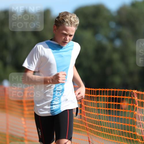 07.09.2025 - 19. Norderstedt Triathlon Michael Strokosch http://msf.ph/oto/8763305 07.09.2025 10:47:23 Laufen 107, 689 meine-sportfotos.de