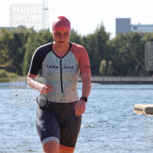 07.09.2025 - 19. Norderstedt Triathlon Luisa Fischer http://msf.ph/oto/8763328 07.09.2025 12:14:02 Schwimmen 197, 277, 809 meine-sportfotos.de