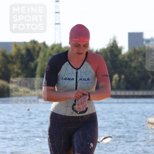 07.09.2025 - 19. Norderstedt Triathlon Luisa Fischer http://msf.ph/oto/8763336 07.09.2025 12:14:03 Schwimmen 197, 809 meine-sportfotos.de