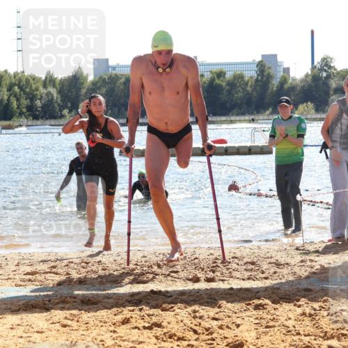 07.09.2025 - 19. Norderstedt Triathlon Luisa Fischer http://msf.ph/oto/8763351 07.09.2025 14:58:21 Schwimmen 951, 1513 meine-sportfotos.de