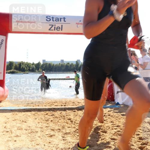 07.09.2025 - 19. Norderstedt Triathlon Luisa Fischer http://msf.ph/oto/8763409 07.09.2025 14:58:25 Schwimmen 403, 951, 1513 meine-sportfotos.de