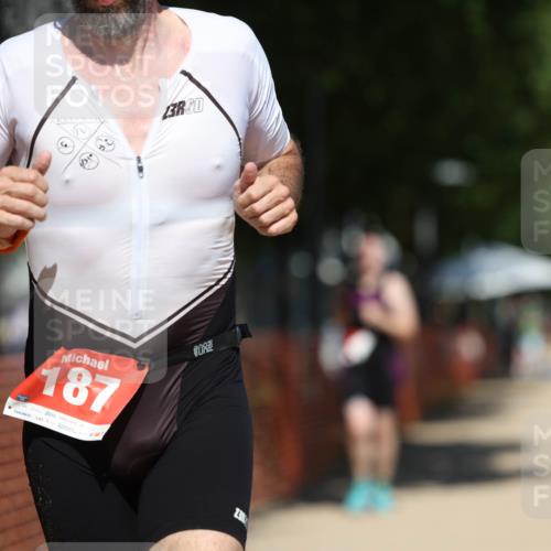 07.09.2025 - 19. Norderstedt Triathlon Michael Strokosch http://msf.ph/oto/8763435 07.09.2025 13:19:06 Laufen 145, 187, 283, 307, 324 meine-sportfotos.de