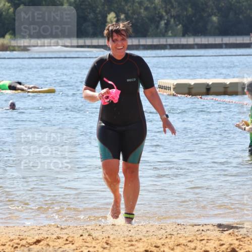 07.09.2025 - 19. Norderstedt Triathlon Luisa Fischer http://msf.ph/oto/8763494 07.09.2025 12:16:29 Schwimmen 219, 272 meine-sportfotos.de
