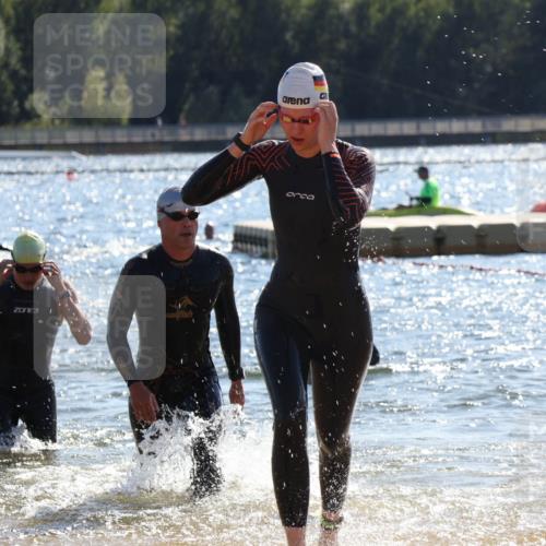 07.09.2025 - 19. Norderstedt Triathlon Luisa Fischer http://msf.ph/oto/8763528 07.09.2025 14:59:40 Schwimmen 944, 1538 meine-sportfotos.de