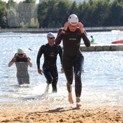 07.09.2025 - 19. Norderstedt Triathlon Luisa Fischer http://msf.ph/oto/8763531 07.09.2025 14:59:40 Schwimmen 944, 1538 meine-sportfotos.de