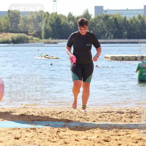 07.09.2025 - 19. Norderstedt Triathlon Luisa Fischer http://msf.ph/oto/8763534 07.09.2025 12:16:31 Schwimmen 219, 272 meine-sportfotos.de