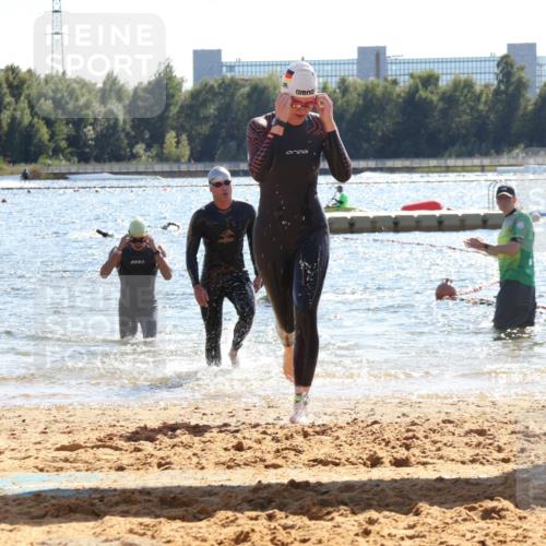 07.09.2025 - 19. Norderstedt Triathlon Luisa Fischer http://msf.ph/oto/8763545 07.09.2025 14:59:41 Schwimmen 944, 1538 meine-sportfotos.de