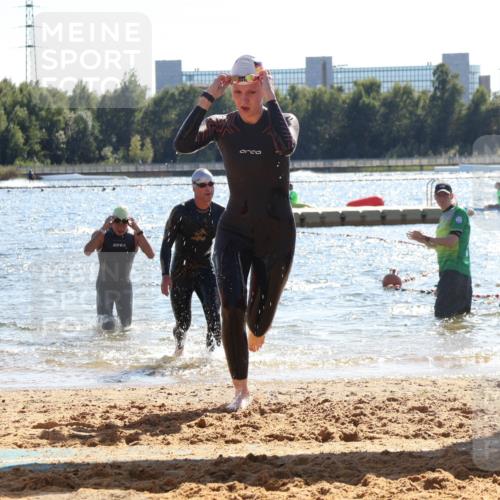 07.09.2025 - 19. Norderstedt Triathlon Luisa Fischer http://msf.ph/oto/8763551 07.09.2025 14:59:41 Schwimmen 944, 1538 meine-sportfotos.de