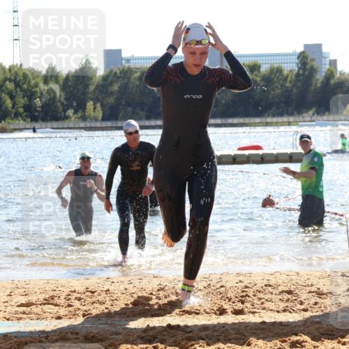 07.09.2025 - 19. Norderstedt Triathlon Luisa Fischer http://msf.ph/oto/8763555 07.09.2025 14:59:42 Schwimmen 944, 1538 meine-sportfotos.de