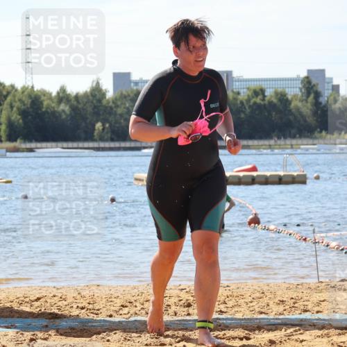 07.09.2025 - 19. Norderstedt Triathlon Luisa Fischer http://msf.ph/oto/8763580 07.09.2025 12:16:34 Schwimmen 219, 272 meine-sportfotos.de