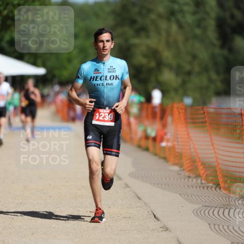 07.09.2025 - 19. Norderstedt Triathlon Michael Strokosch http://msf.ph/oto/8763620 07.09.2025 12:10:38 Laufen 1239 meine-sportfotos.de