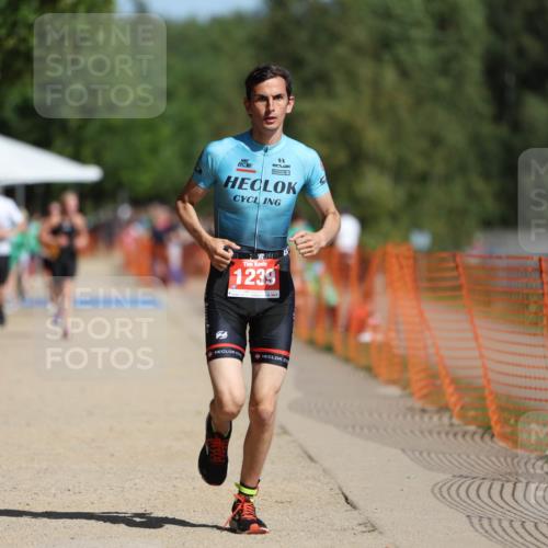 07.09.2025 - 19. Norderstedt Triathlon Michael Strokosch http://msf.ph/oto/8763631 07.09.2025 12:10:38 Laufen 1239 meine-sportfotos.de
