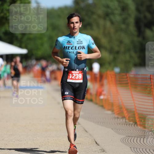 07.09.2025 - 19. Norderstedt Triathlon Michael Strokosch http://msf.ph/oto/8763637 07.09.2025 12:10:38 Laufen 1239 meine-sportfotos.de