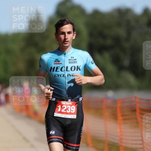 07.09.2025 - 19. Norderstedt Triathlon Michael Strokosch http://msf.ph/oto/8763656 07.09.2025 12:10:40 Laufen 1239 meine-sportfotos.de