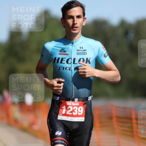 07.09.2025 - 19. Norderstedt Triathlon Michael Strokosch http://msf.ph/oto/8763664 07.09.2025 12:10:41 Laufen 300, 1239 meine-sportfotos.de