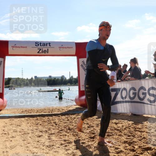 07.09.2025 - 19. Norderstedt Triathlon Luisa Fischer http://msf.ph/oto/8763700 07.09.2025 14:59:56 Schwimmen 425, 1514, 1538 meine-sportfotos.de