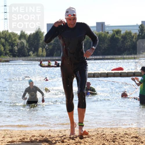 07.09.2025 - 19. Norderstedt Triathlon Luisa Fischer http://msf.ph/oto/8763717 07.09.2025 15:00:25 Schwimmen 362 meine-sportfotos.de