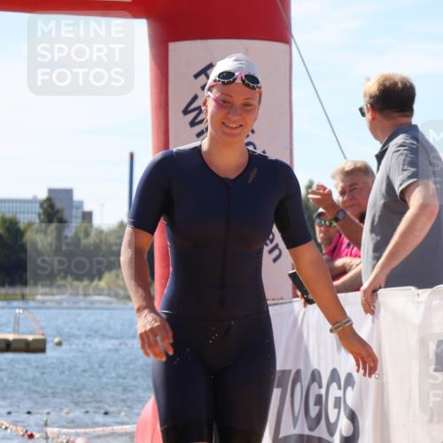 07.09.2025 - 19. Norderstedt Triathlon Luisa Fischer http://msf.ph/oto/8763726 07.09.2025 12:17:32 Schwimmen 1292 meine-sportfotos.de