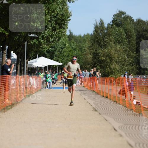 07.09.2025 - 19. Norderstedt Triathlon Michael Strokosch http://msf.ph/oto/8763769 07.09.2025 11:30:45 Laufen 1188 meine-sportfotos.de