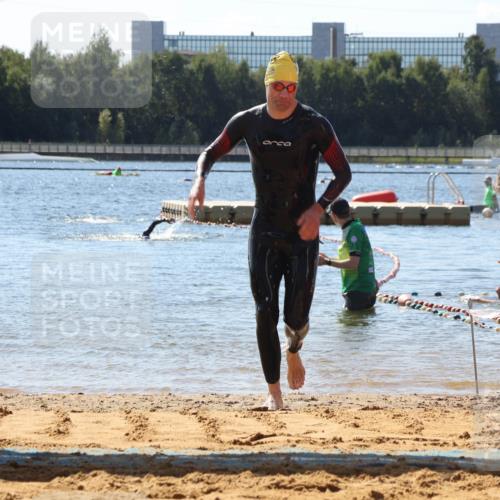 07.09.2025 - 19. Norderstedt Triathlon Luisa Fischer http://msf.ph/oto/8763782 07.09.2025 12:28:31 Schwimmen 1366 meine-sportfotos.de