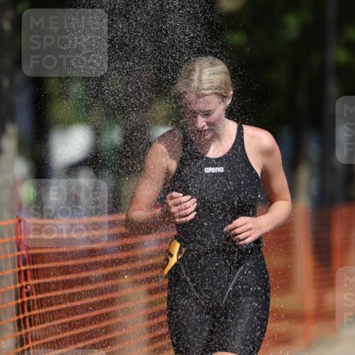 07.09.2025 - 19. Norderstedt Triathlon Michael Strokosch http://msf.ph/oto/8763794 07.09.2025 12:10:52 Laufen 300, 1155 meine-sportfotos.de