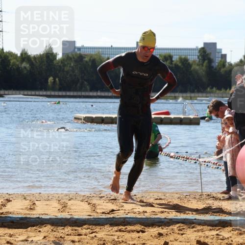 07.09.2025 - 19. Norderstedt Triathlon Luisa Fischer http://msf.ph/oto/8763802 07.09.2025 12:28:32 Schwimmen 1366 meine-sportfotos.de