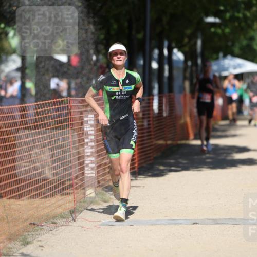 07.09.2025 - 19. Norderstedt Triathlon Michael Strokosch http://msf.ph/oto/8763815 07.09.2025 13:19:40 Laufen 197, 1221, 1262 meine-sportfotos.de