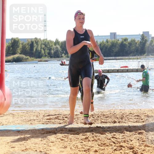 07.09.2025 - 19. Norderstedt Triathlon Luisa Fischer http://msf.ph/oto/8763818 07.09.2025 15:00:39 Schwimmen 889, 950, 1530, 1531 meine-sportfotos.de