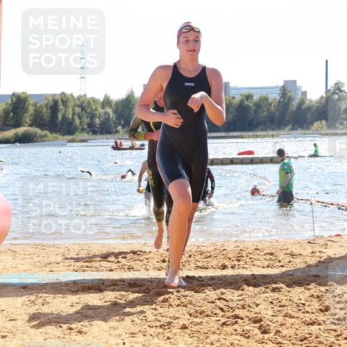 07.09.2025 - 19. Norderstedt Triathlon Luisa Fischer http://msf.ph/oto/8763823 07.09.2025 15:00:39 Schwimmen 889, 950, 1530, 1531 meine-sportfotos.de