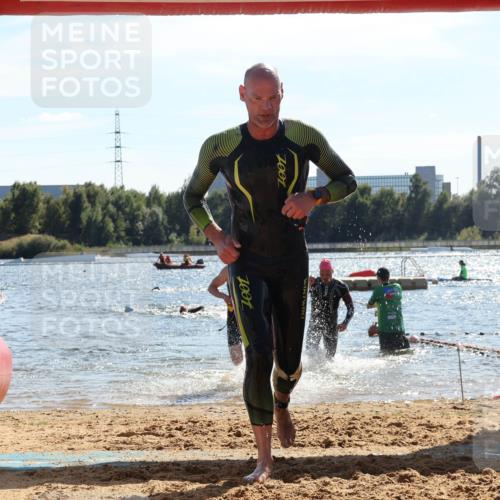 07.09.2025 - 19. Norderstedt Triathlon Luisa Fischer http://msf.ph/oto/8763836 07.09.2025 15:00:41 Schwimmen 889, 950, 1405, 1530, 1531 meine-sportfotos.de