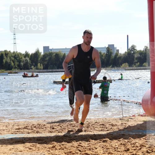 07.09.2025 - 19. Norderstedt Triathlon Luisa Fischer http://msf.ph/oto/8763869 07.09.2025 15:00:44 Schwimmen 889, 950, 1405, 1530, 1531 meine-sportfotos.de