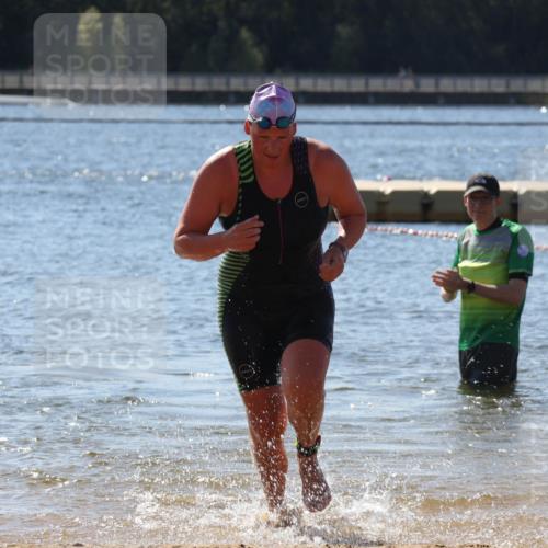 07.09.2025 - 19. Norderstedt Triathlon Luisa Fischer http://msf.ph/oto/8763889 07.09.2025 12:29:12 Schwimmen 698, 744 meine-sportfotos.de