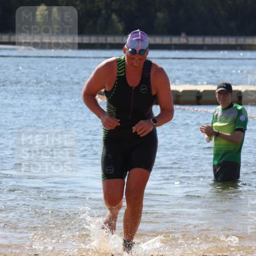 07.09.2025 - 19. Norderstedt Triathlon Luisa Fischer http://msf.ph/oto/8763894 07.09.2025 12:29:12 Schwimmen 698, 744 meine-sportfotos.de