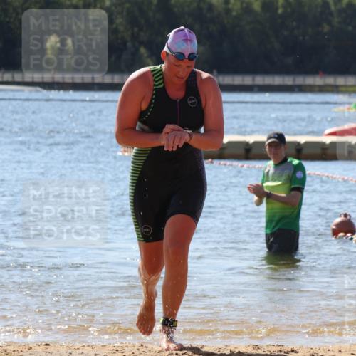 07.09.2025 - 19. Norderstedt Triathlon Luisa Fischer http://msf.ph/oto/8763906 07.09.2025 12:29:13 Schwimmen 698, 744 meine-sportfotos.de