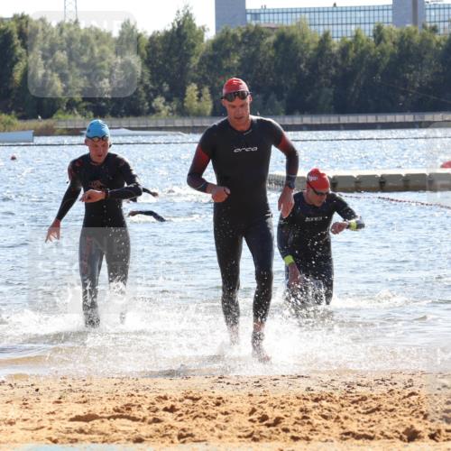 07.09.2025 - 19. Norderstedt Triathlon Luisa Fischer http://msf.ph/oto/8763938 07.09.2025 15:01:05 Schwimmen 871, 909, 1529, 1539 meine-sportfotos.de