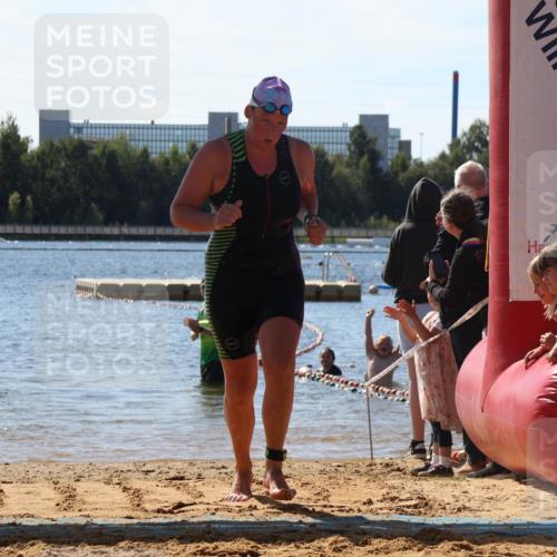 07.09.2025 - 19. Norderstedt Triathlon Luisa Fischer http://msf.ph/oto/8763941 07.09.2025 12:29:15 Schwimmen 744 meine-sportfotos.de