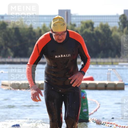 07.09.2025 - 19. Norderstedt Triathlon Luisa Fischer http://msf.ph/oto/8763957 07.09.2025 12:30:21 Schwimmen 706, 707 meine-sportfotos.de