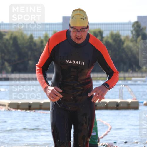 07.09.2025 - 19. Norderstedt Triathlon Luisa Fischer http://msf.ph/oto/8763964 07.09.2025 12:30:21 Schwimmen 706, 707 meine-sportfotos.de