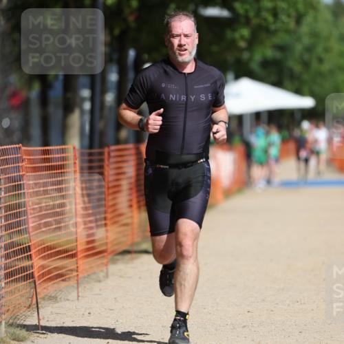 07.09.2025 - 19. Norderstedt Triathlon Michael Strokosch http://msf.ph/oto/8763965 07.09.2025 12:11:16 Laufen 729, 787 meine-sportfotos.de