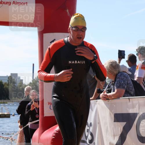 07.09.2025 - 19. Norderstedt Triathlon Luisa Fischer http://msf.ph/oto/8764007 07.09.2025 12:30:23 Schwimmen 706, 707 meine-sportfotos.de