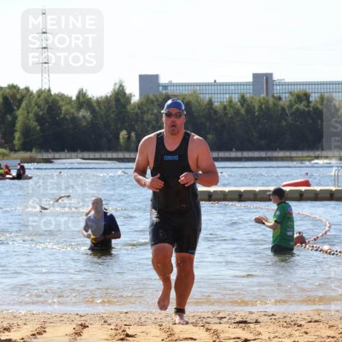 07.09.2025 - 19. Norderstedt Triathlon Luisa Fischer http://msf.ph/oto/8764035 07.09.2025 12:30:29 Schwimmen 706, 707, 1270 meine-sportfotos.de