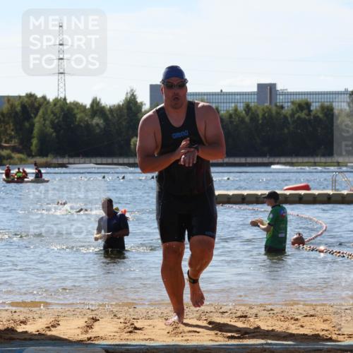 07.09.2025 - 19. Norderstedt Triathlon Luisa Fischer http://msf.ph/oto/8764052 07.09.2025 12:30:30 Schwimmen 706, 1270 meine-sportfotos.de