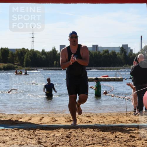 07.09.2025 - 19. Norderstedt Triathlon Luisa Fischer http://msf.ph/oto/8764071 07.09.2025 12:30:31 Schwimmen 706, 1270 meine-sportfotos.de
